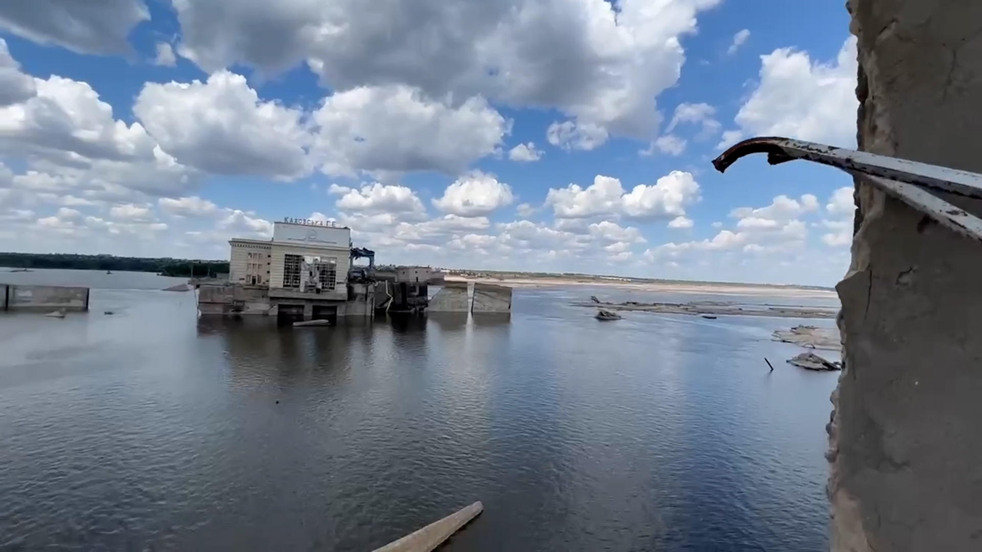 Kherson HPP workers saw explosives delivered by Russians