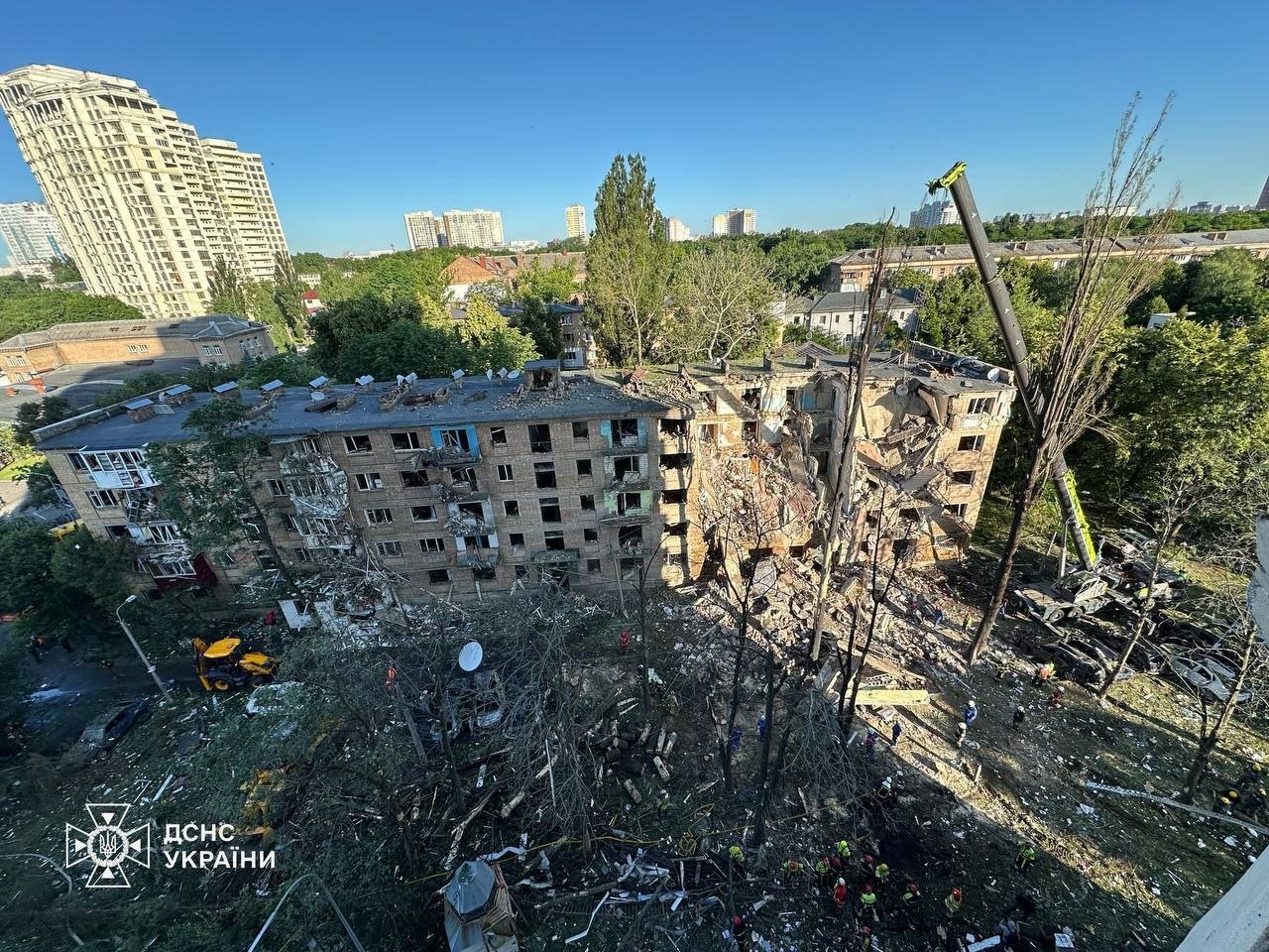 Missile hits five-story building in Kyiv