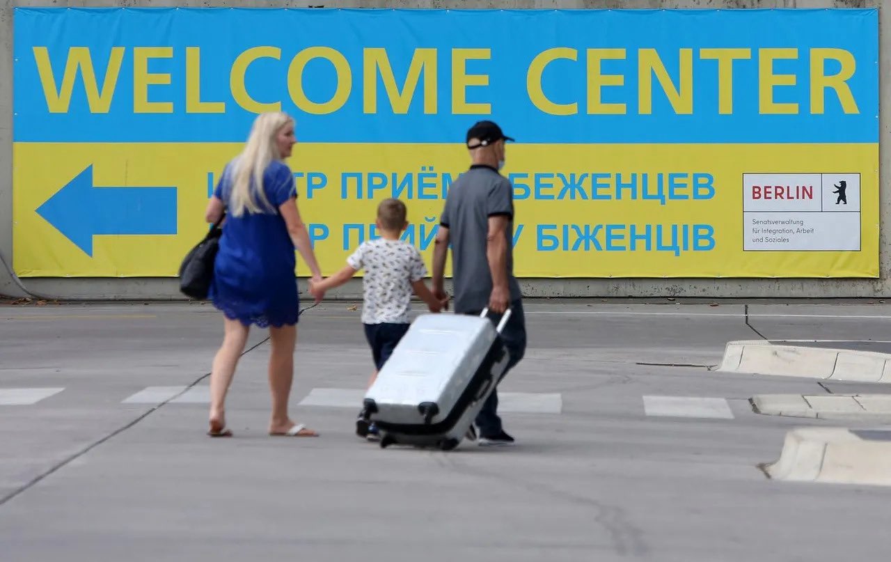 Ukrainian refugee flow to EU decreases, but numbers still rise quarterly