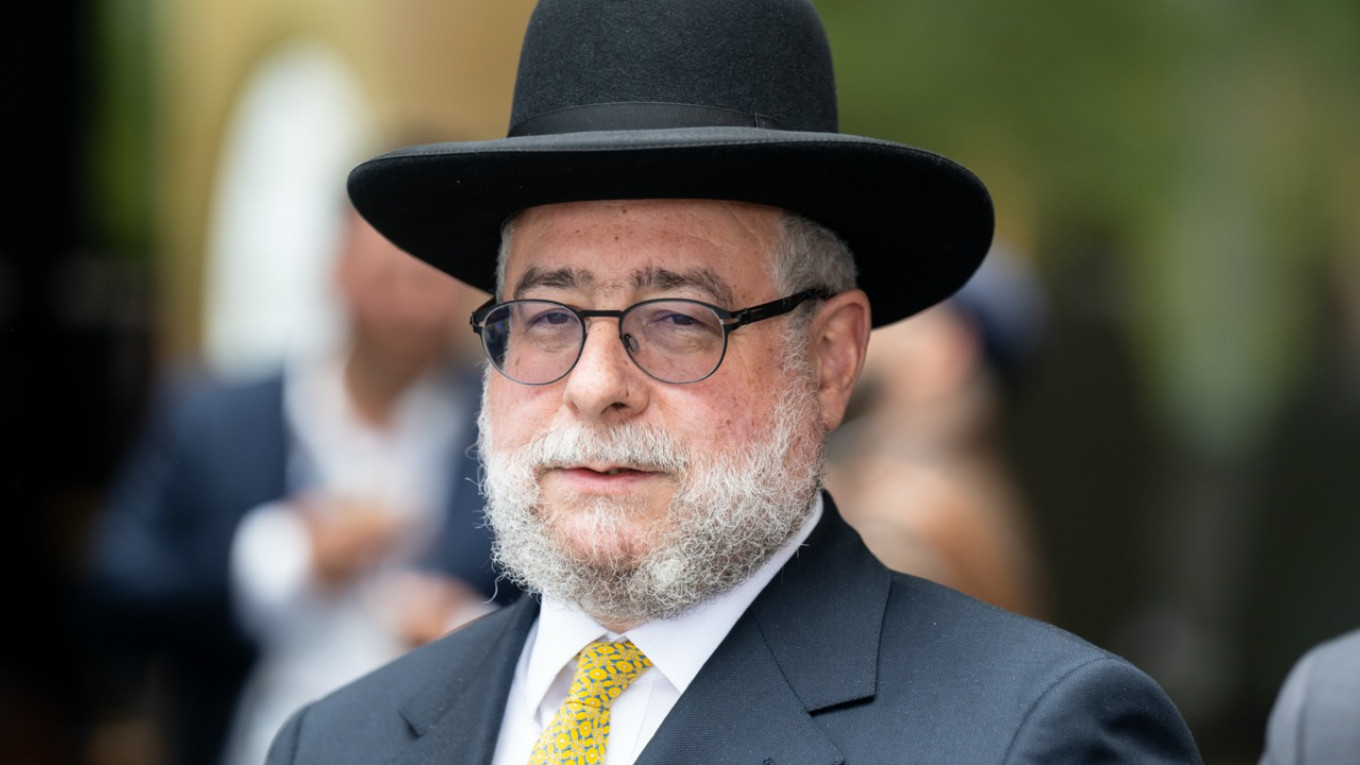 Russian chief rabbi flees after opposing Ukraine war