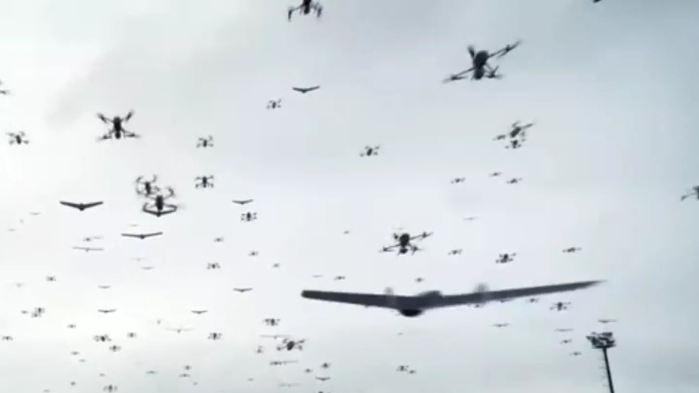 Ukrainian troops use AI drone swarms