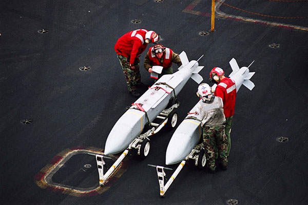 US aid package includes glide bombs for Ukrainian F-16s
