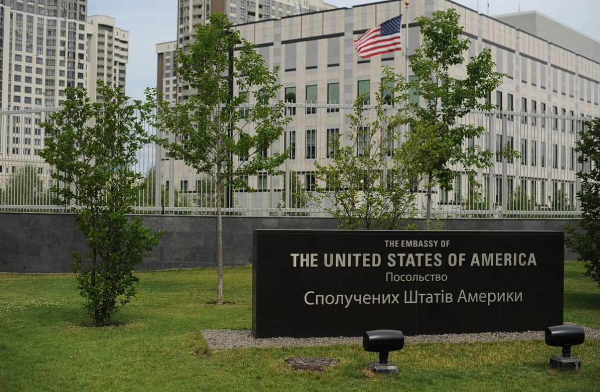 Russia threatens to strike U.S. embassy in Kyiv