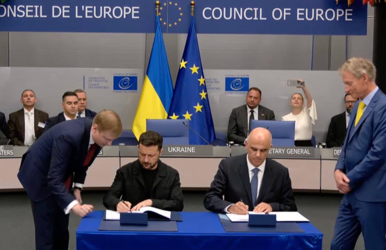 Zelensky signs deal for Special Tribunal