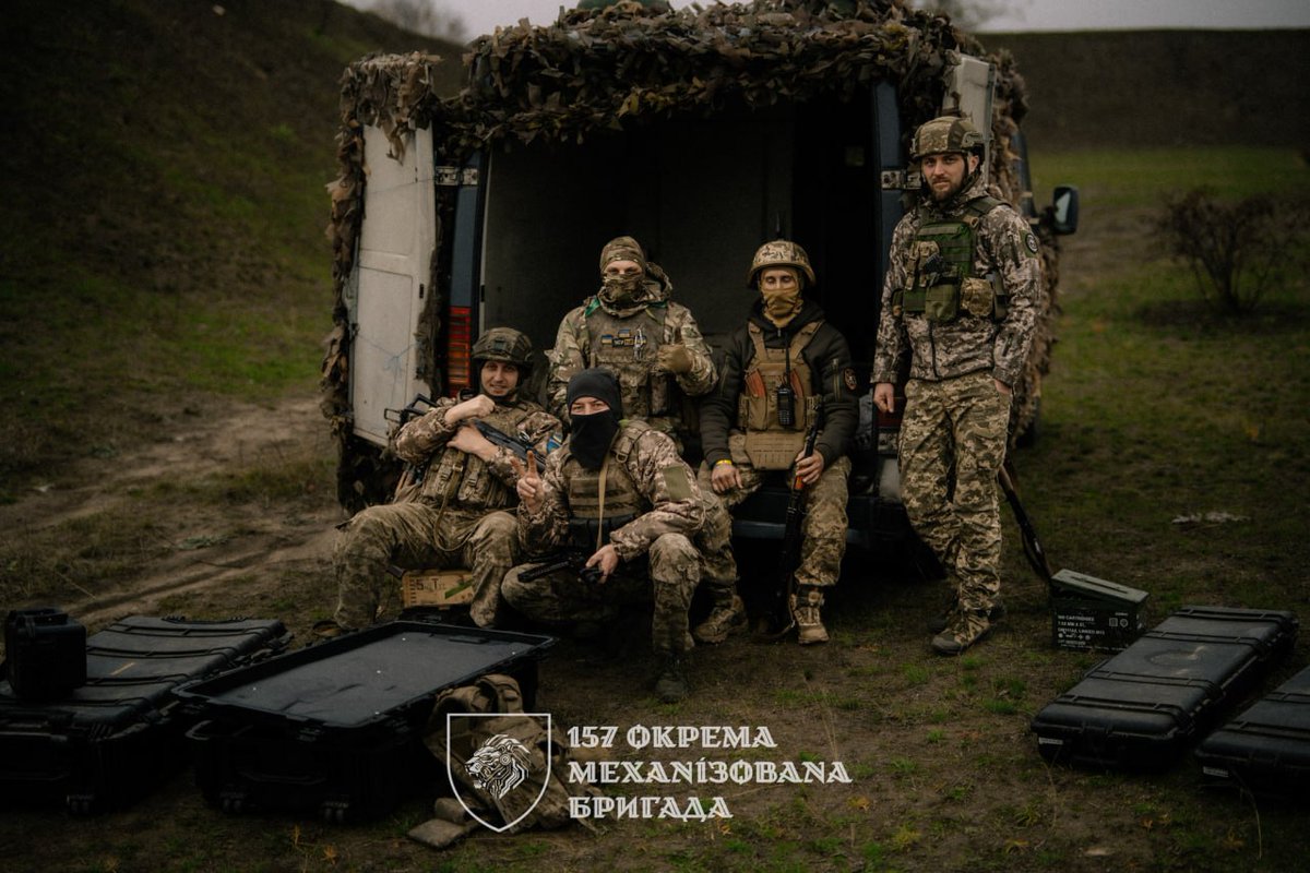 Ukrainian warriors defend their homeland together