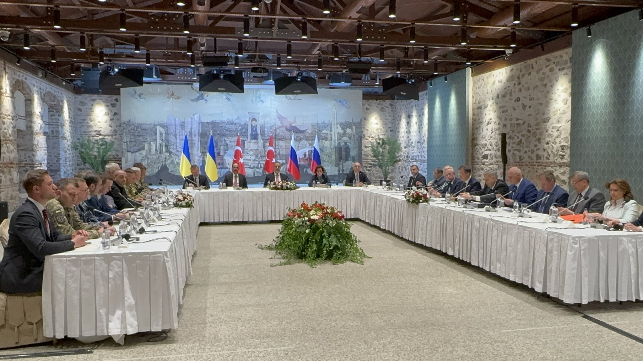 Ukraine-Russia Istanbul talks: ceasefire, exchange, threats to Kharkiv and Sumy