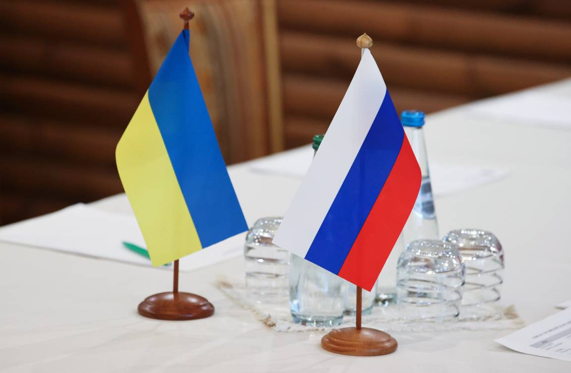 Zelenskyy prepares talks with Russia without US