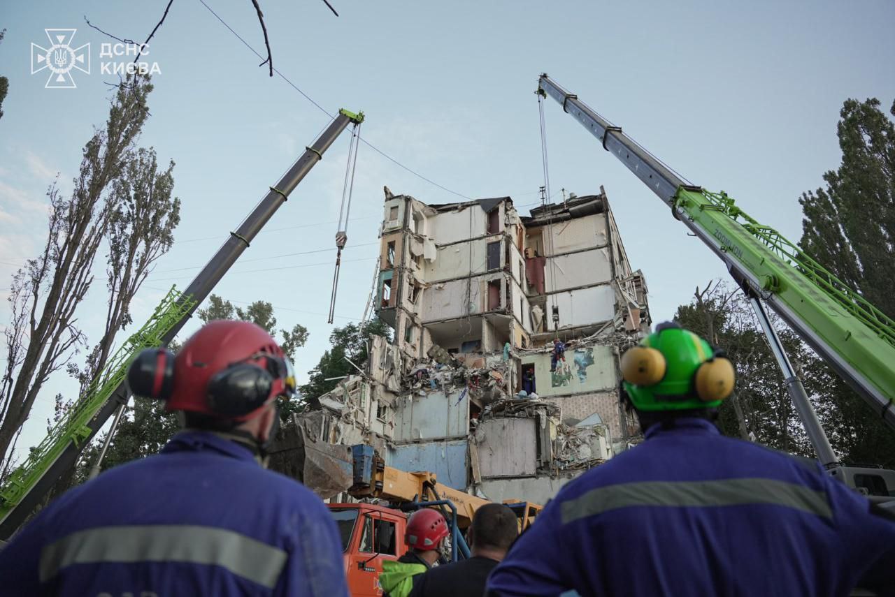 Kyiv building destroyed by direct Russian missile, Interior Ministry reports