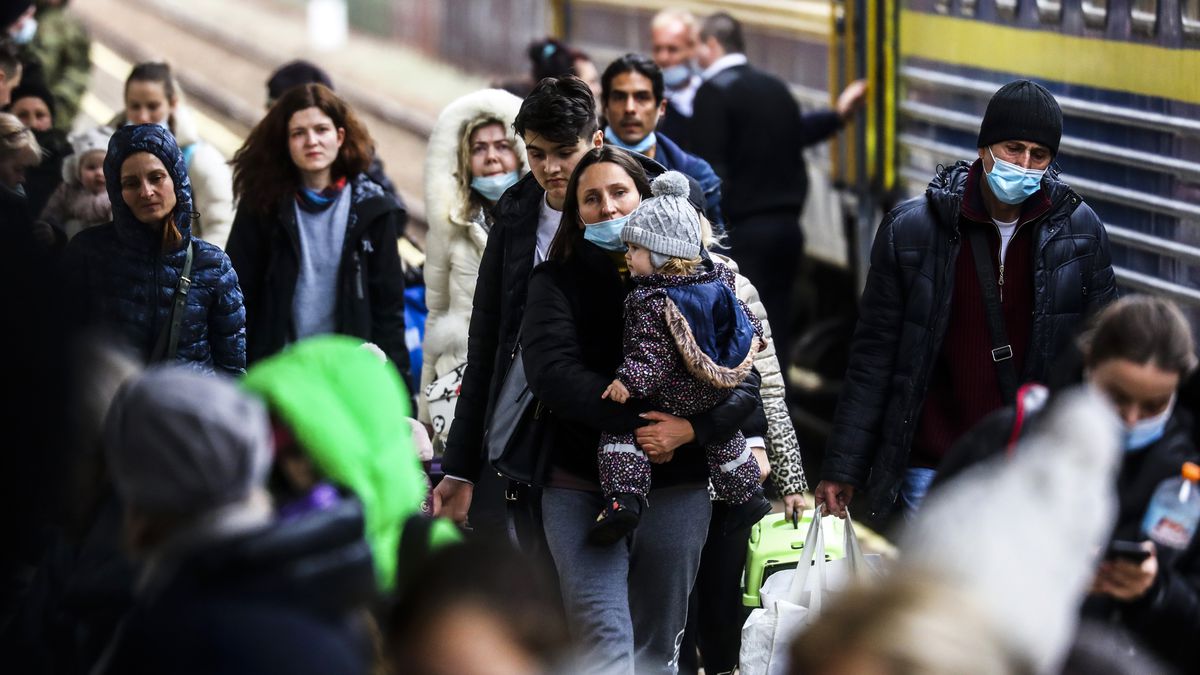Nearly 836,000 people have left Ukraine, according to UN