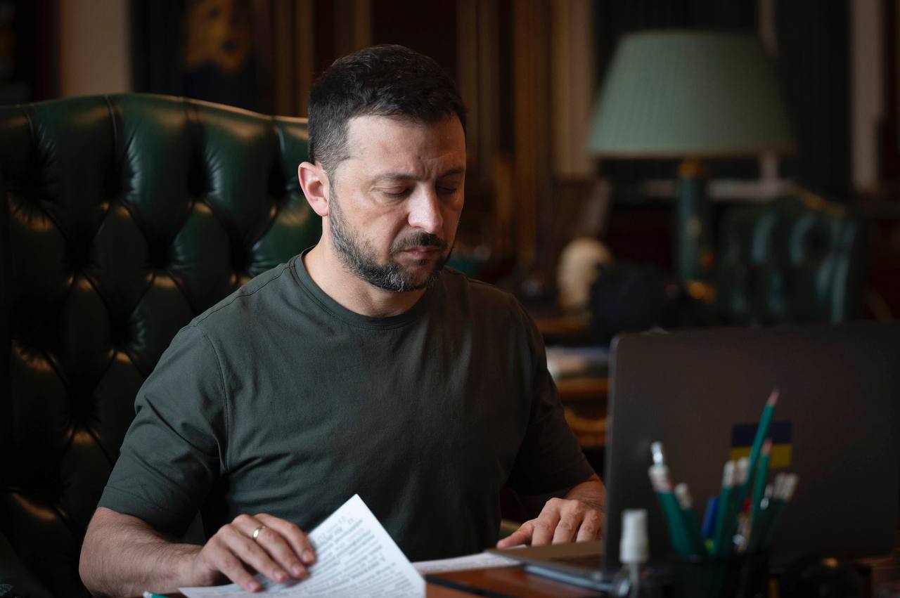 Zelenskiy extended sanctions on Shariy, Guzhva, and related media