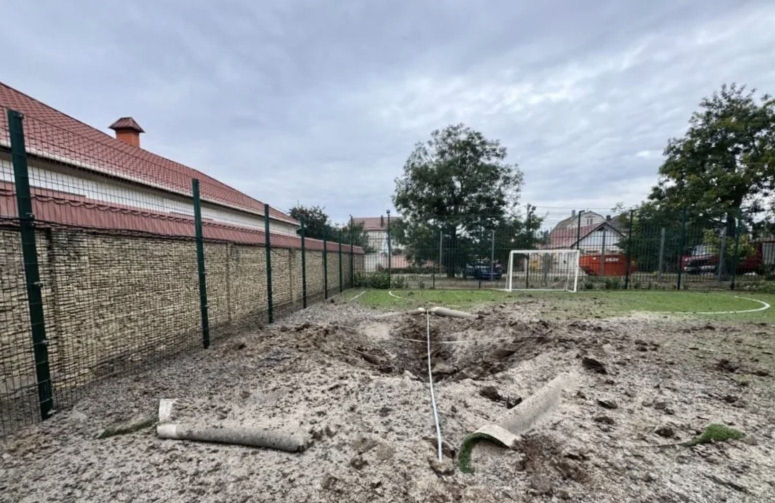 Russian shelling kills three, injures ten in Kherson