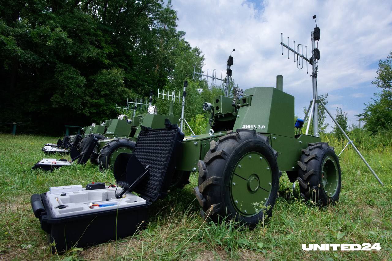 5 Lyut 2.0 robotic complexes with PKT to Ukrainian army via UNITED24