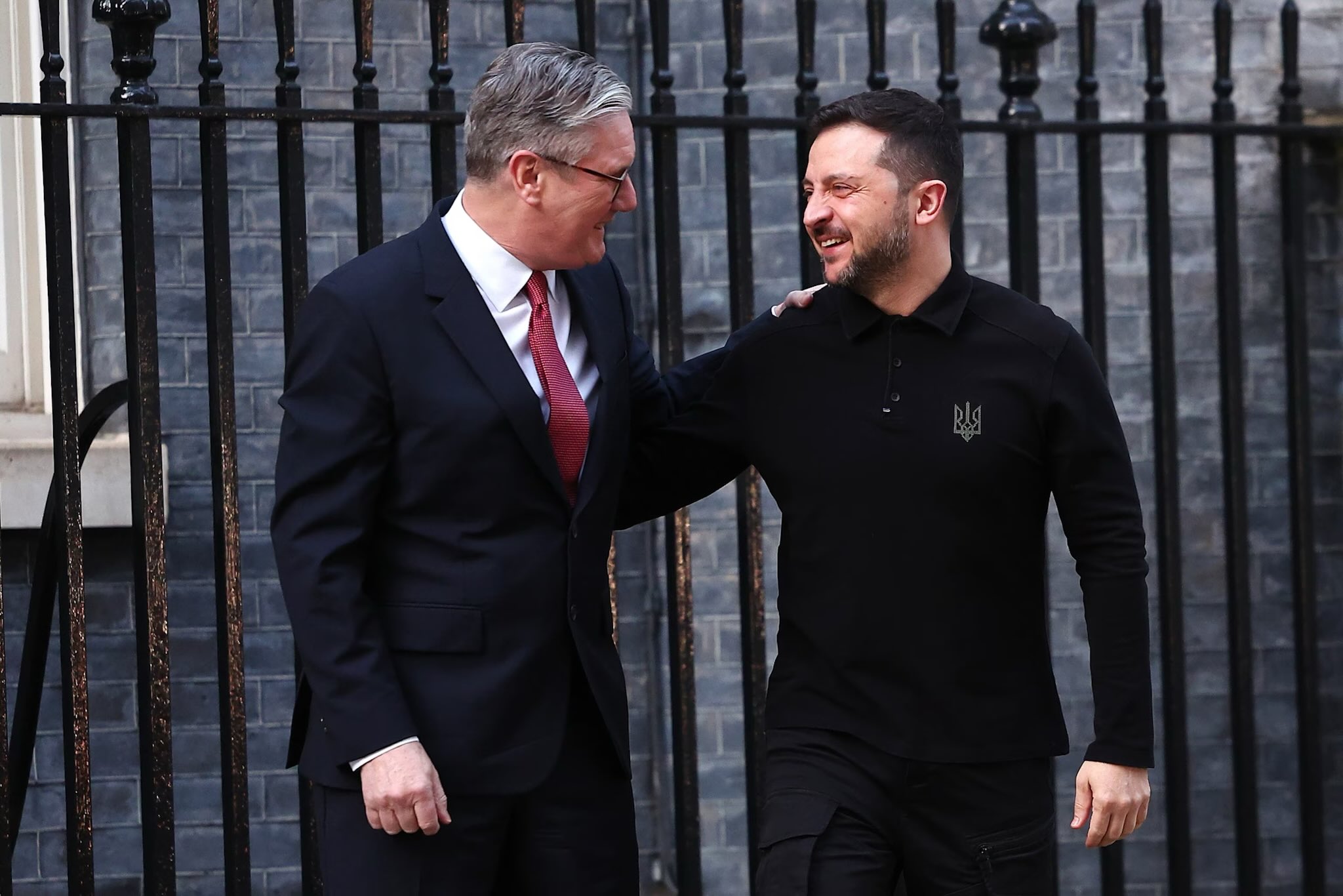 Zelensky consults Starmer ahead of Trump talks