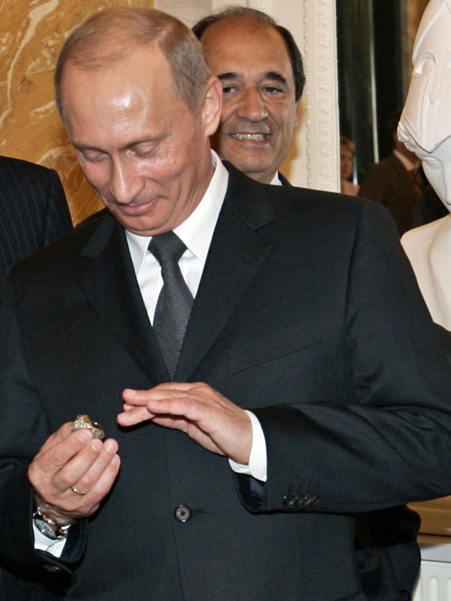 Rough diamond imports from Russia to India decline over 20% due to sanctions