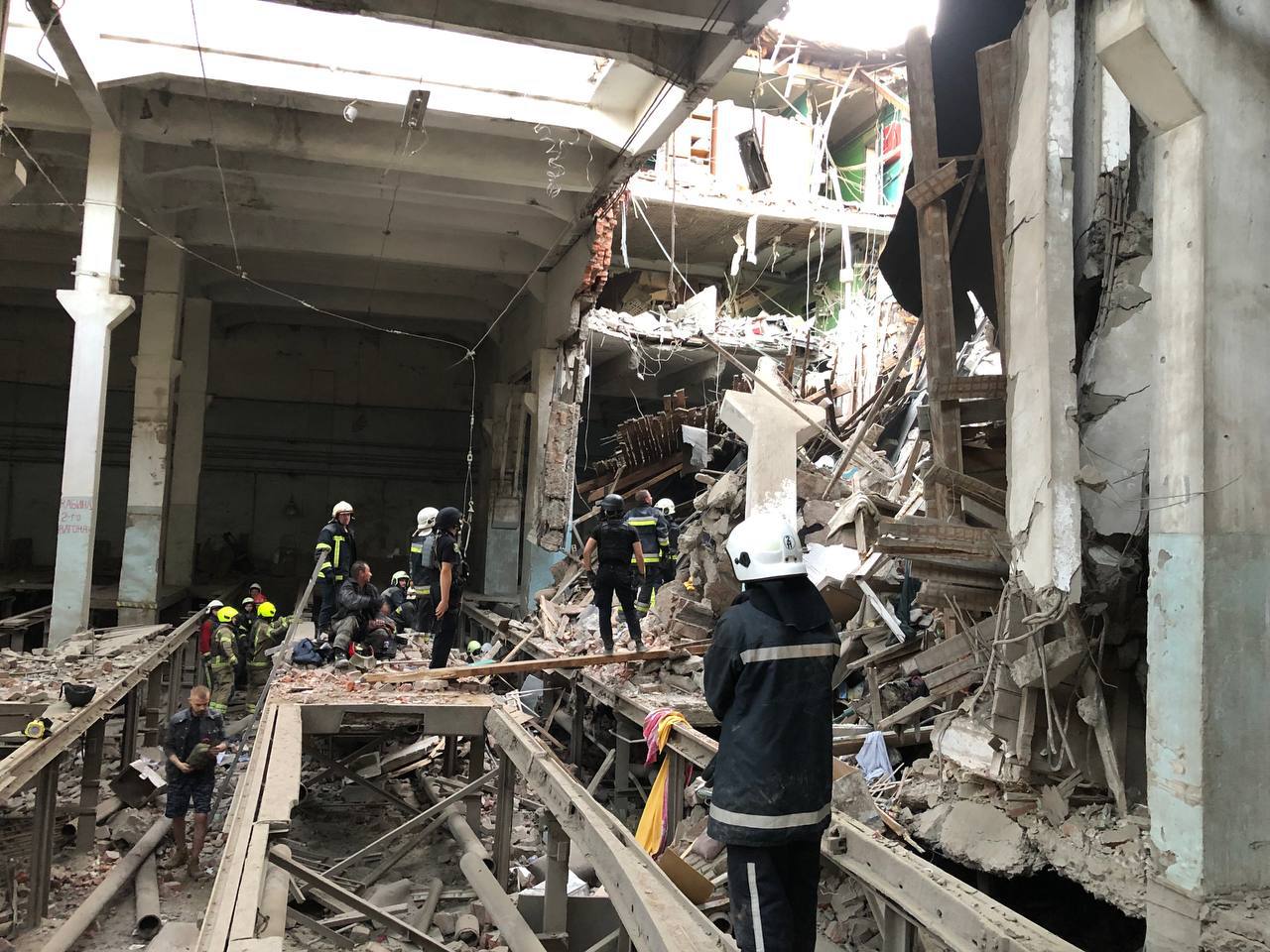 Death toll rises after Russian attack on Kharkiv