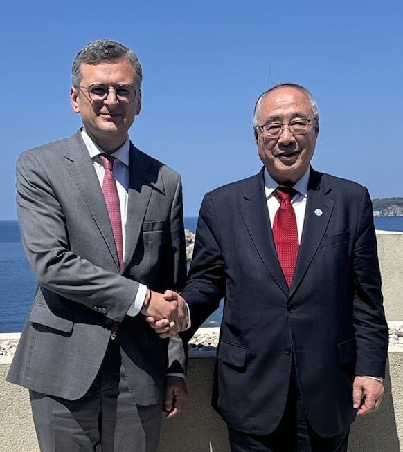 Ukraine and China to Continue Dialogue on Peace and Development