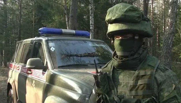 Russian soldiers face assault squads for minor rule breaches
