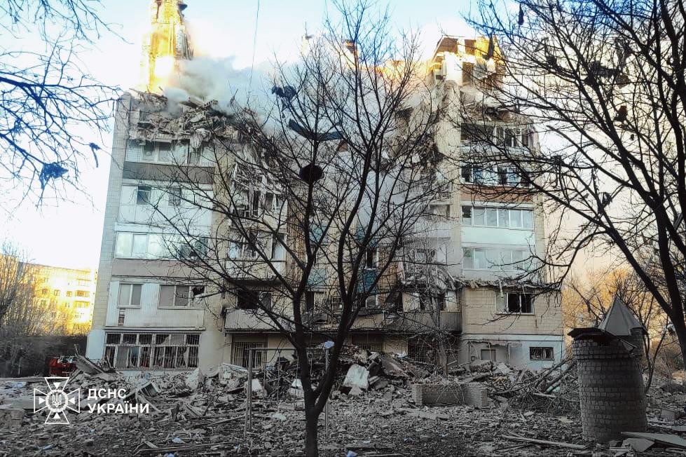 10 dead in Russian strikes on Ternopil, Ukraine