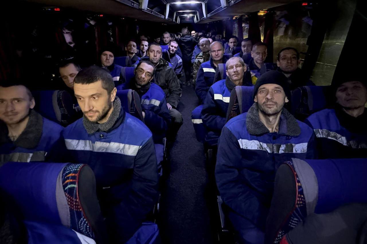 L’Ukraine ramène 189 prisonniers de Russie