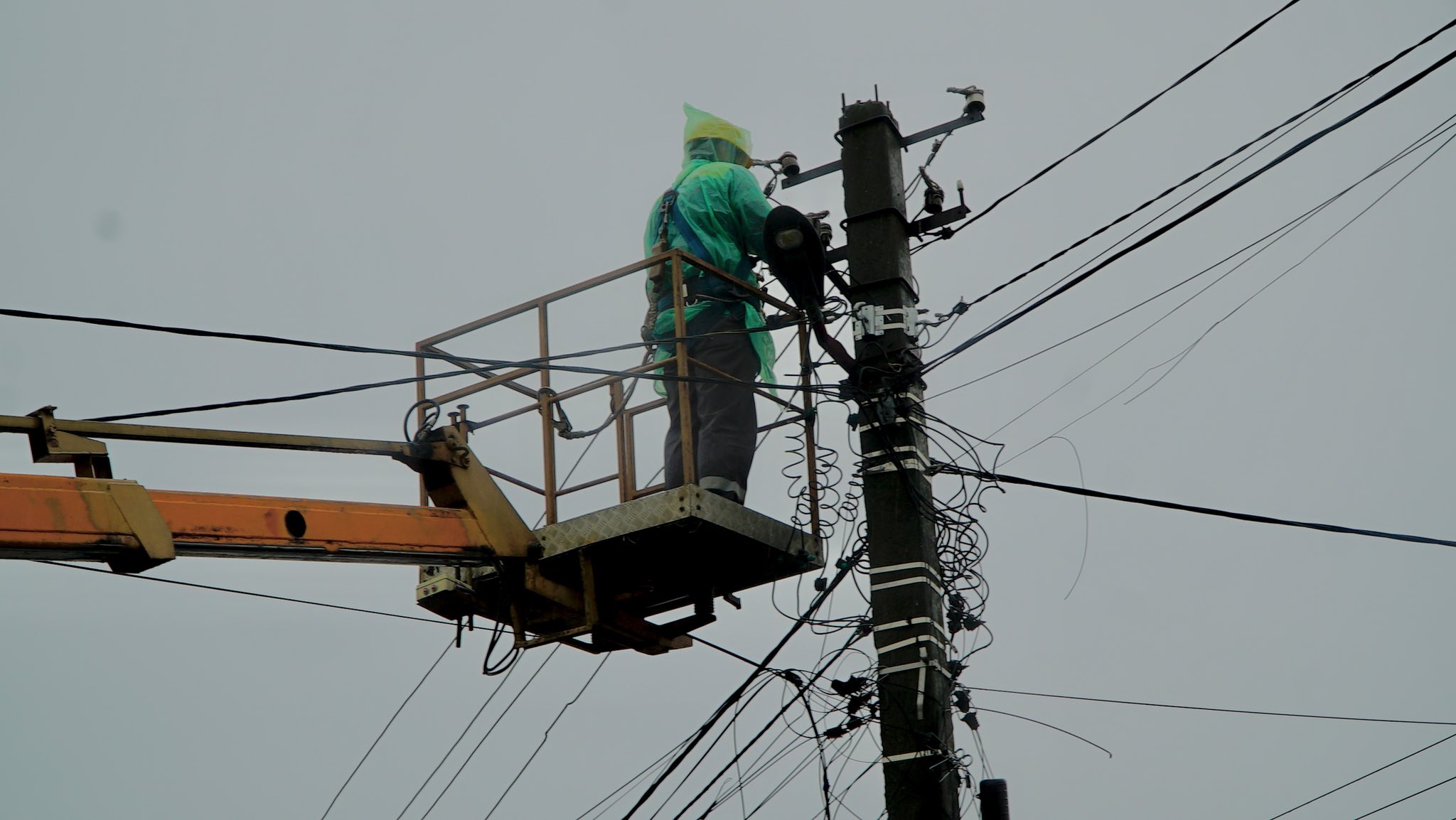 Power outages and air raid alerts in Makariv