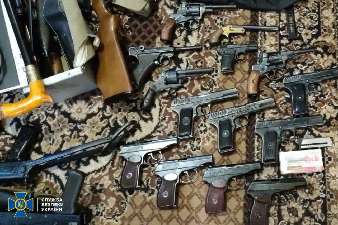 SBU detains gang of “black gunsmiths” trading in captured weapons