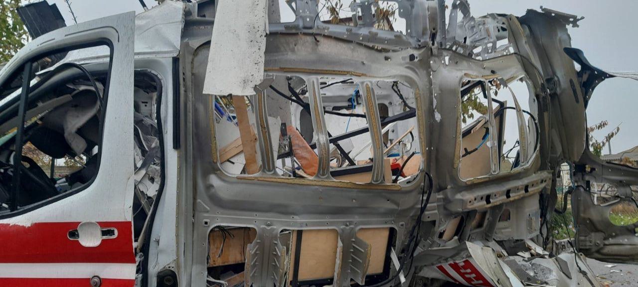 Russian drone attacks ambulance evacuating civilians in Kherson region.