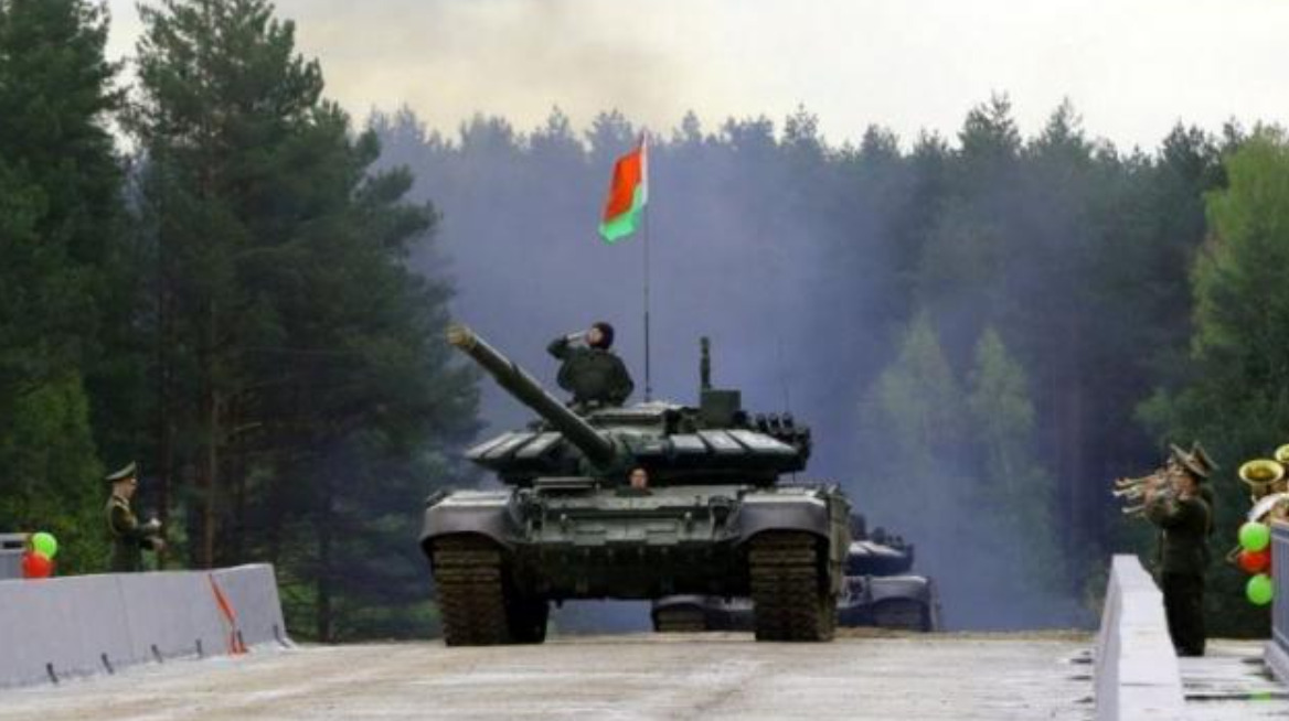 In Belarus, tanks and BMPs are being withdrawn from storage bases, according to the Ukrainian General Staff