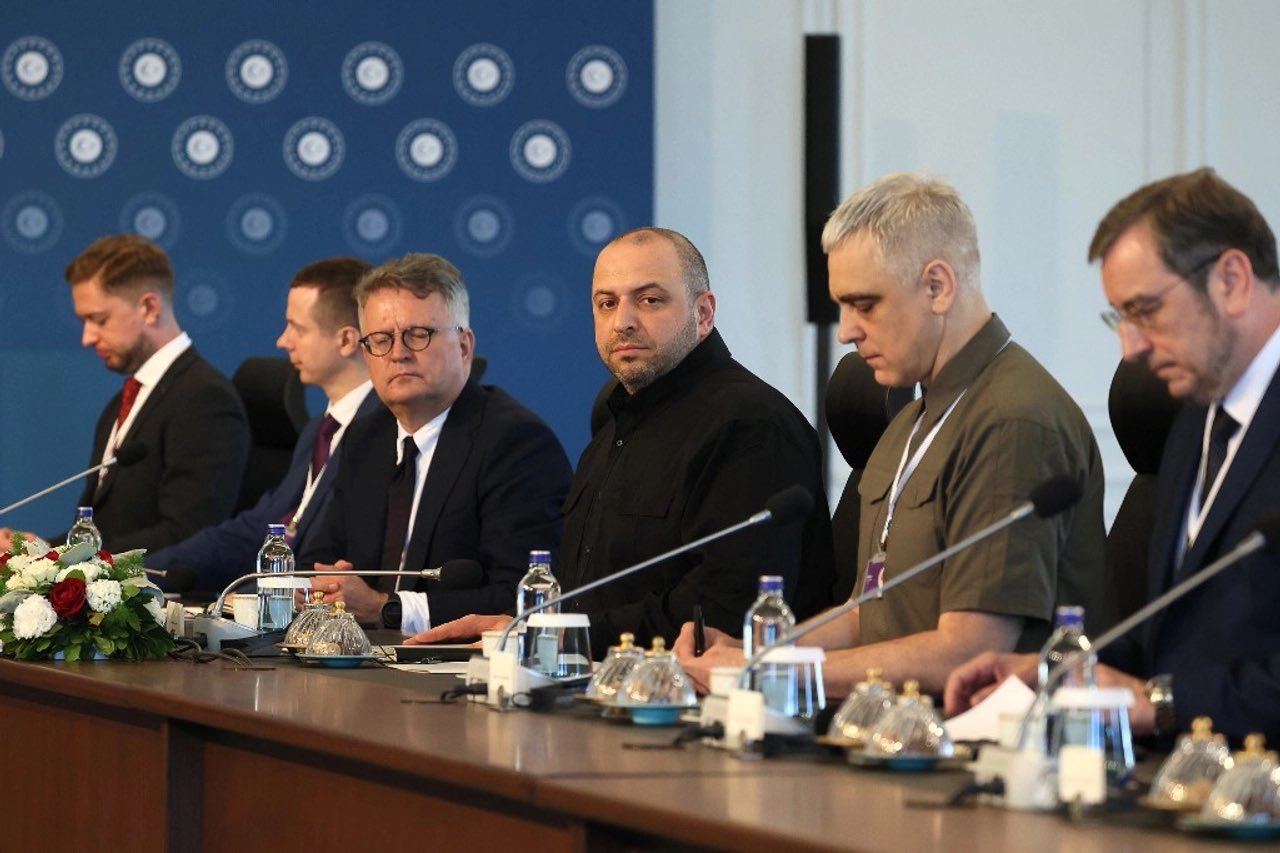 Ukraine and Russia resume peace talks