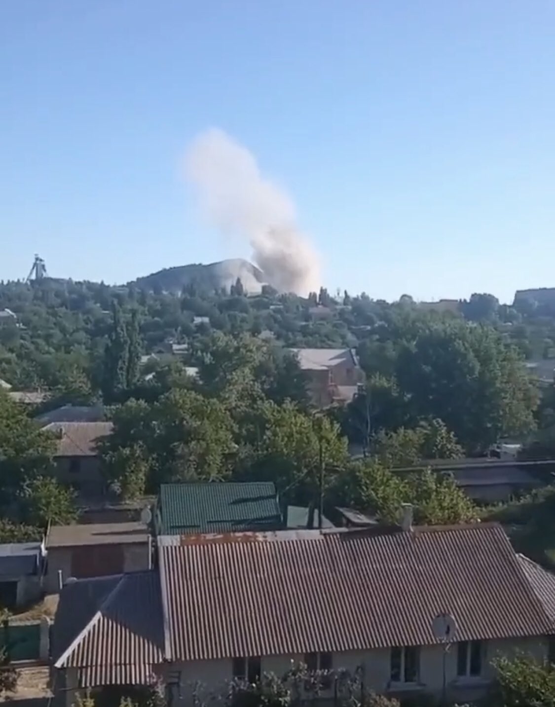 Bayraktar_1love post about Donbas and Perevalsk