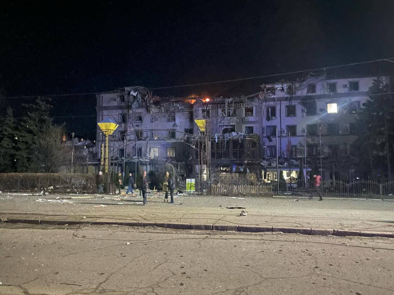 Hotel hit by Russian missile in Kryvyi Rih