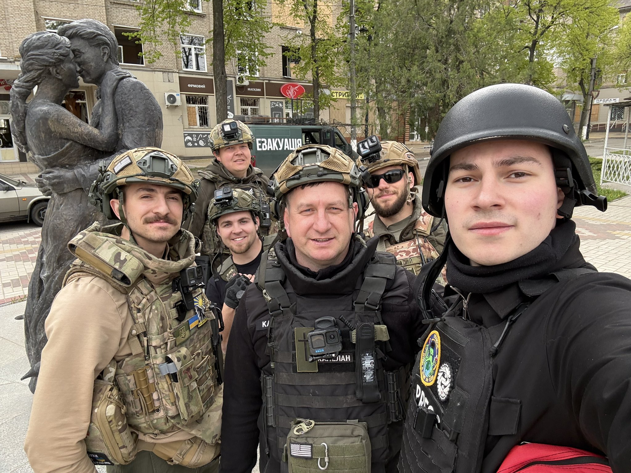 Evacuation in Druzhkivka: Destruction, Drones, and Solidarity