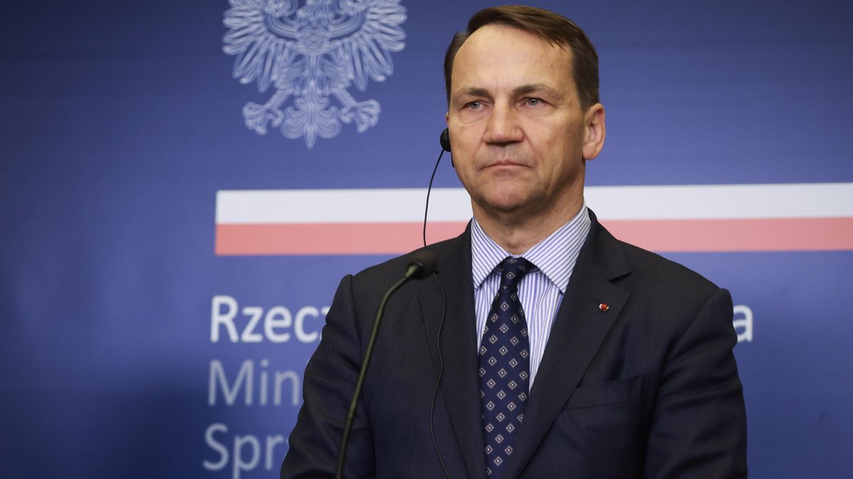 Poland urges Ukraine’s neighbors to shoot down Russian missiles