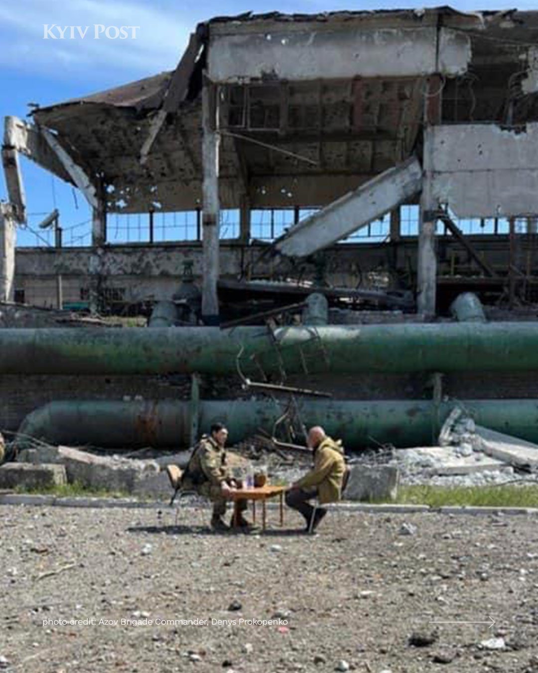 Azov commander shares photo of 2022 Mariupol negotiations with Russia