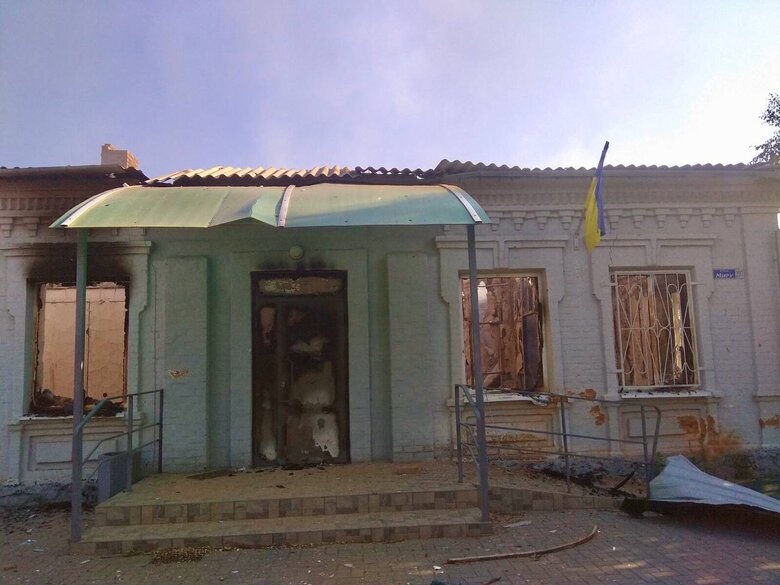 As a result of enemy attack, the village council in Mala Tokmachka burned down