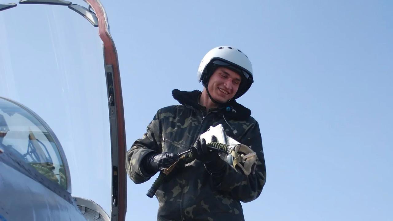 Zelensky conferred Hero of Ukraine title on fallen F-16 pilot Maksym Ustymenko