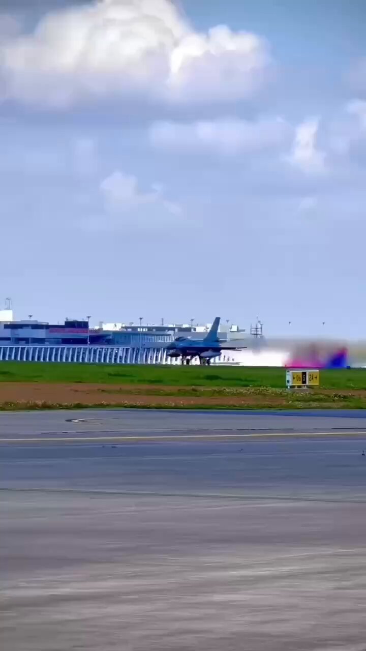 Ukrainian F-16 Filmed Taking Off From Belgian Airport