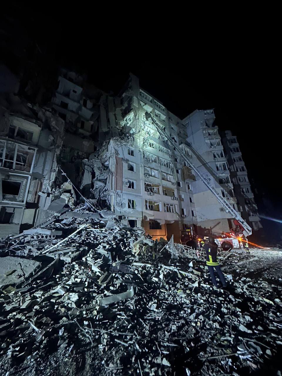After the Russian attack on Kherson: injured and debris