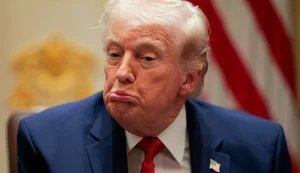 Trump Holds Emergency Meeting Over Strait of Hormuz Escalation