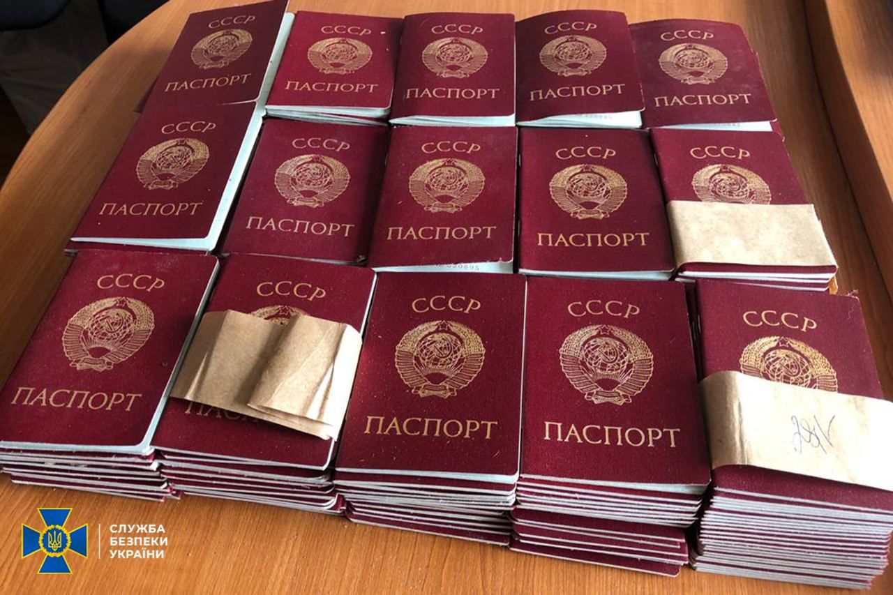 Ukraine finds Soviet passports Russia planned to distribute