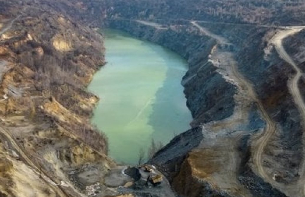 Ukraine minerals deal with US called “robbery”, worse than Budapest Memorandum.