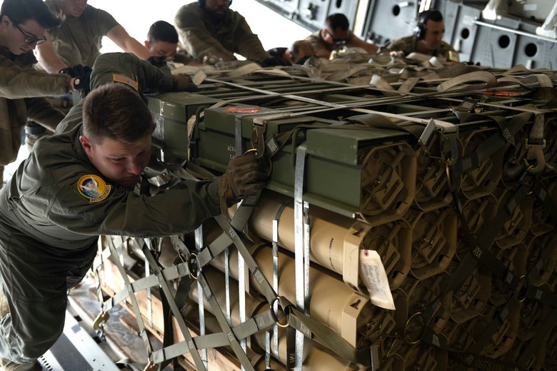 Artillery shells for howitzers sent to Ukraine