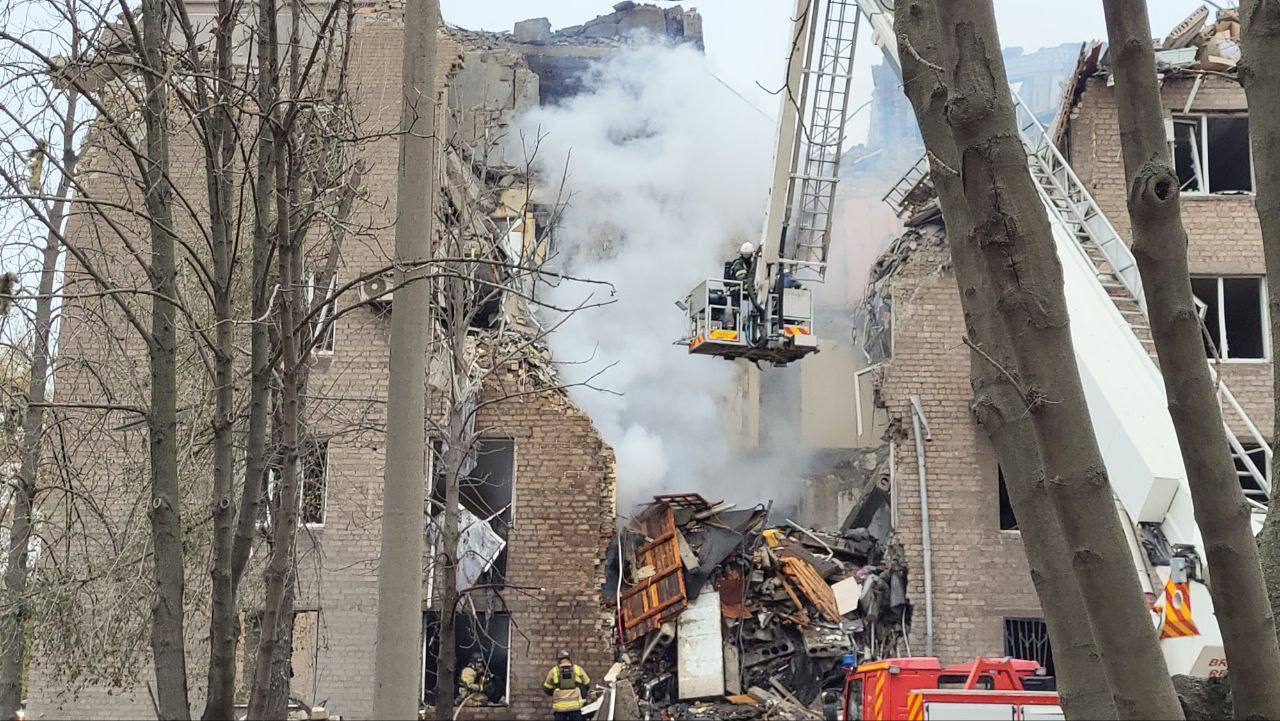 Russian strike on Kryvyi Rih: 14 injured, woman and 3 children possible under rubble