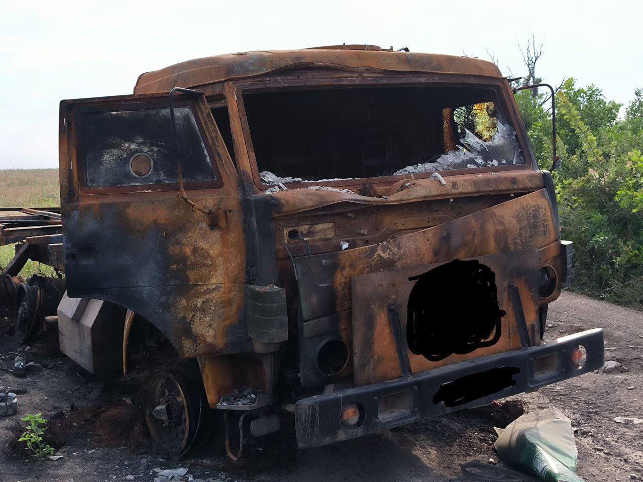 Ukrainian FPV drone destroys Russian Kamaz