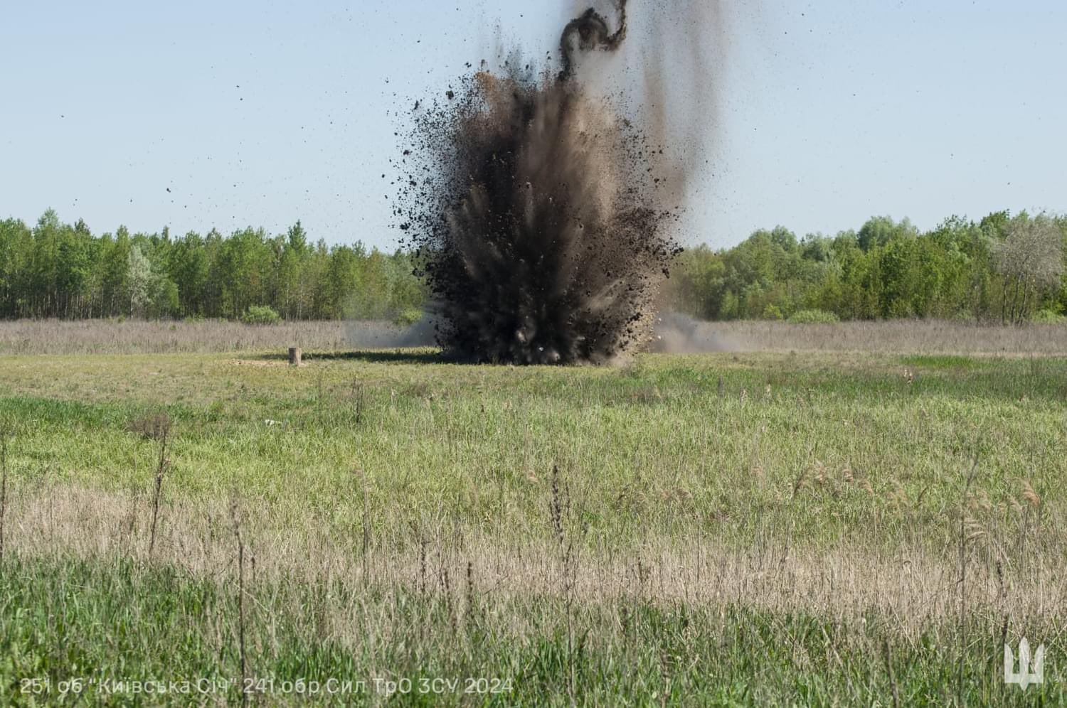 Ukrainian troops change positions near Lukiantsi
