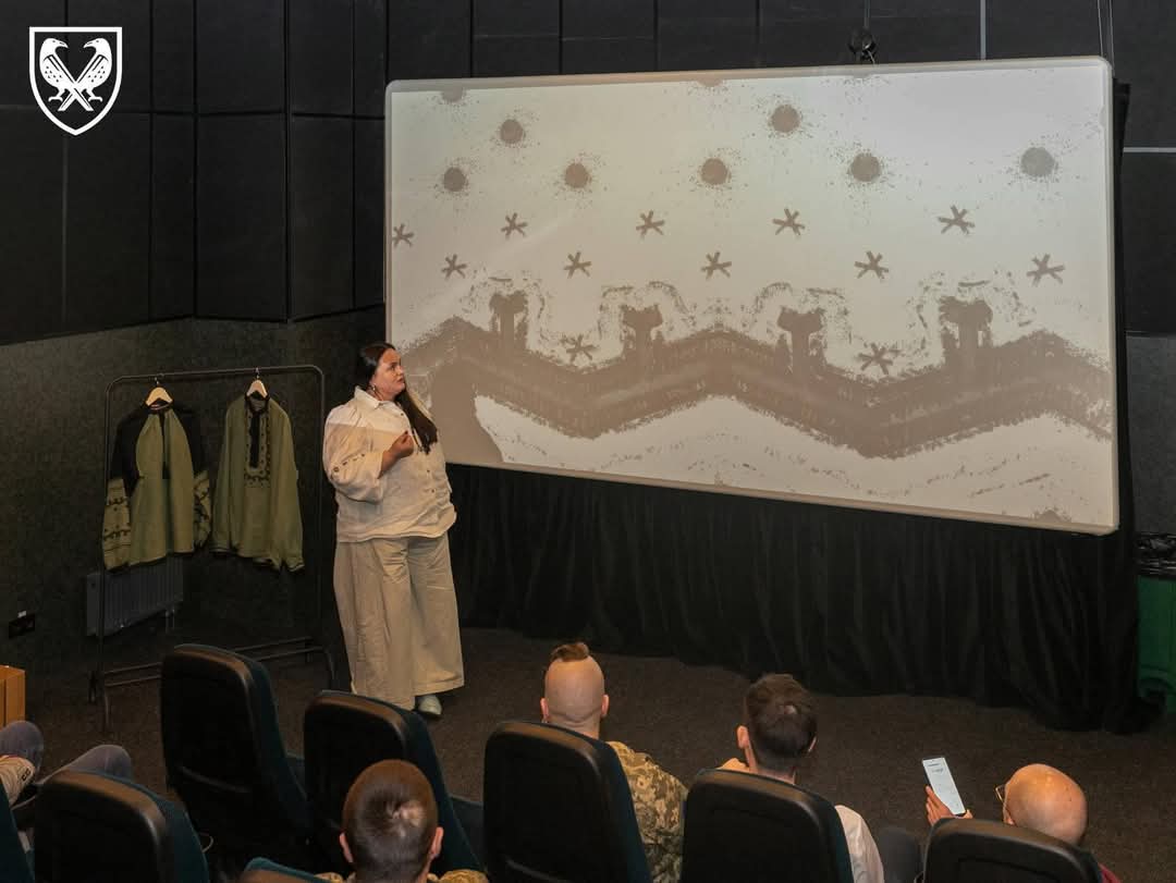 Presentation of Military Embroidered Shirt ‘Oberih’