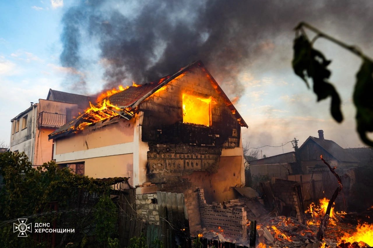 Russians attack civilians in Kherson