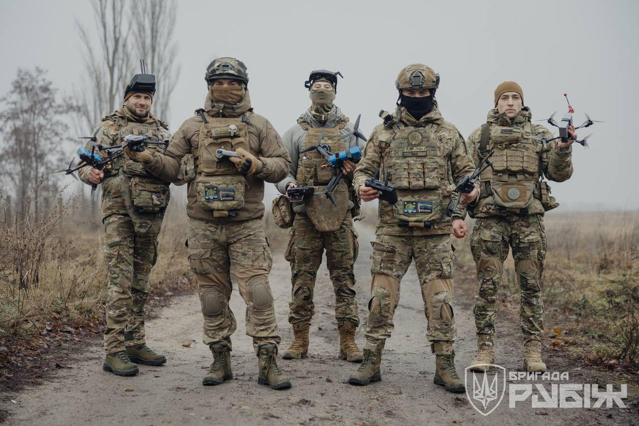 Ukrainian warriors prepare fiery gifts for invaders