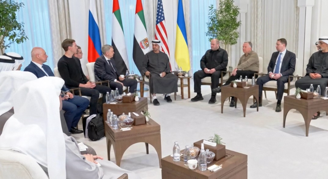 Négociations trilatérales à Abu Dhabi après attaque russe