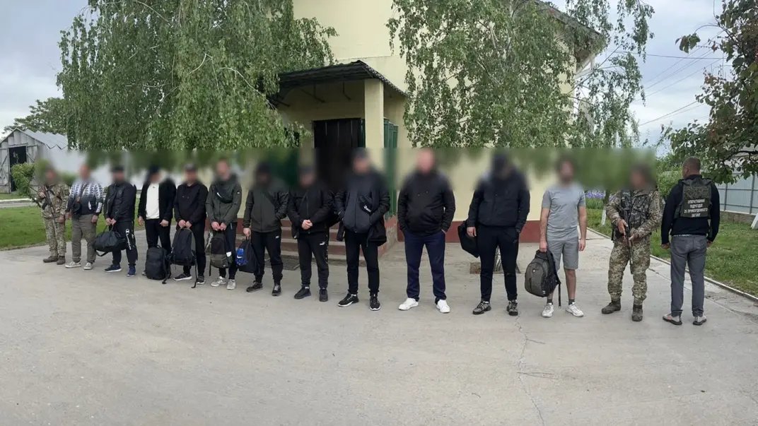Border guards detain 11 men near Odesa