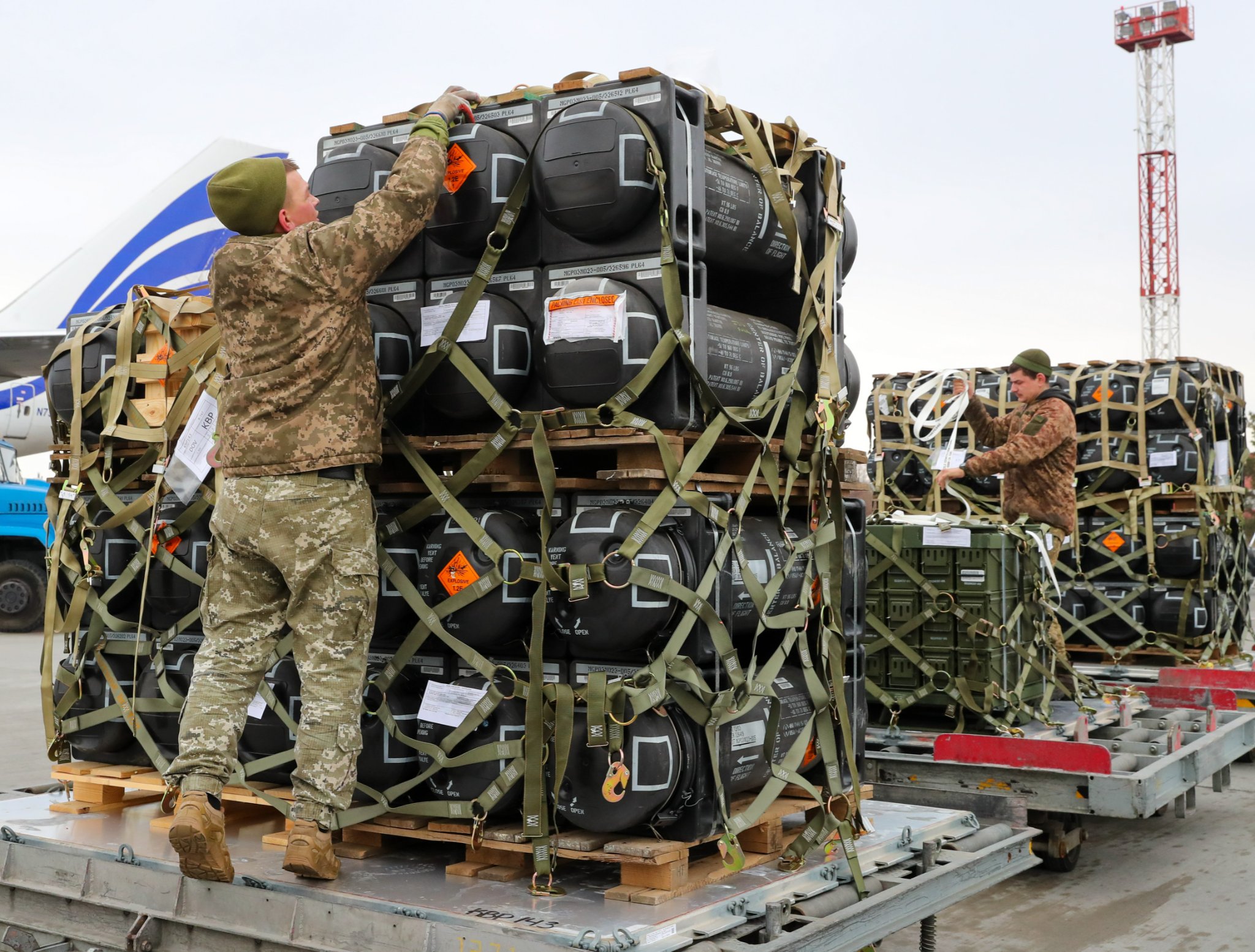 US to provide Ukraine with anti-tank and anti-aircraft weapons